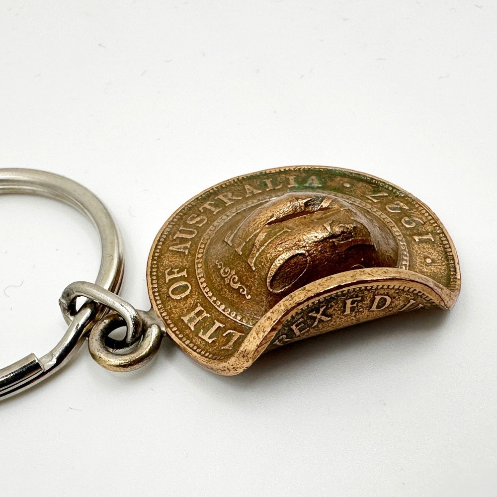 1927 Australia Penny Slouch Hat Keyring Digger ANZAC Coin Travel Gift